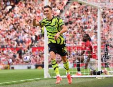 ayx爱游戏入口 - 今晨里昂再遭质疑——英超节点到来，底气十足，轮换策略成焦点