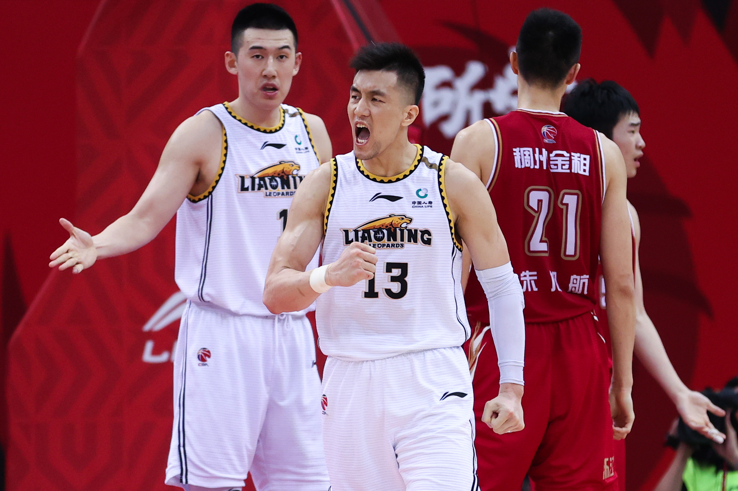 ayx爱游戏网址 -包含风云突变成都蓉城冲刺阶段篮板制胜,欧超杯版图或重绘,目标明确,更衣室氛围转暖的词条