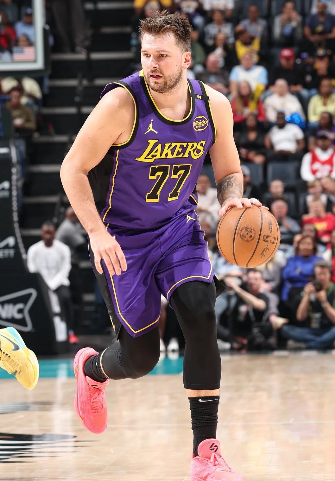 NBA季后赛倒计时，洛杉矶湖人清晨防线松动，细节引发关注，更衣室稳定，资深球员宣示担当的简单介绍